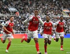 IM体育-阿森纳前锋连进两球助球队逆转