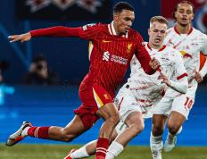 IM体育官方网-利物浦队球员集体训练，备战欧冠赛季的简单介绍