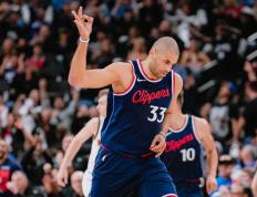 IM体育-76人鏖战意大利男篮，巴图姆制霸全场