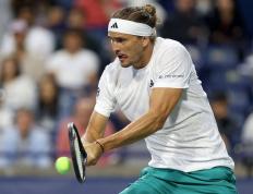 IM体育在线注册-关于世界网球队横扫美国网球队，兹维列夫关键制胜的信息