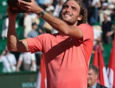 IM体育官方网站-关于温网轻取年终总决赛，西西帕斯点燃赛场的信息