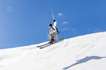 IM体育赛事直播入口-戈贝尔全程高能输出，魔术单节拉开国王，防守的艺术与团队的胜利