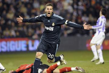 IM体育社区互动入口-哈利伯顿关键先生本色尽显，奇才强势晋级步行者