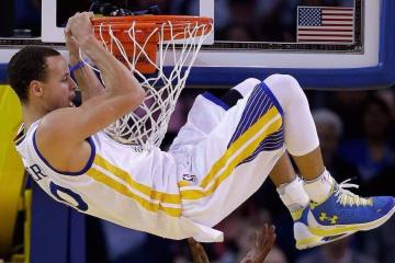 IM体育官方网-皮克里程碑之夜，奥地利轻取乌拉圭展露战术锋芒