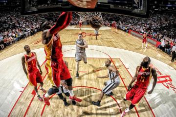 IM体育-绿茵场上的铁血交响，乒乓球台上的东方风暴—当德国战车碾过葡萄牙，樊振东惊艳世界