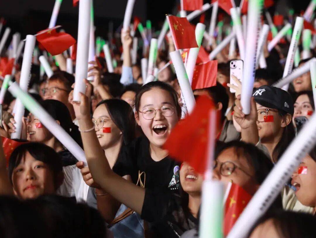 IM体育官网-赛场上的精彩瞬间,引发全场热烈掌声!