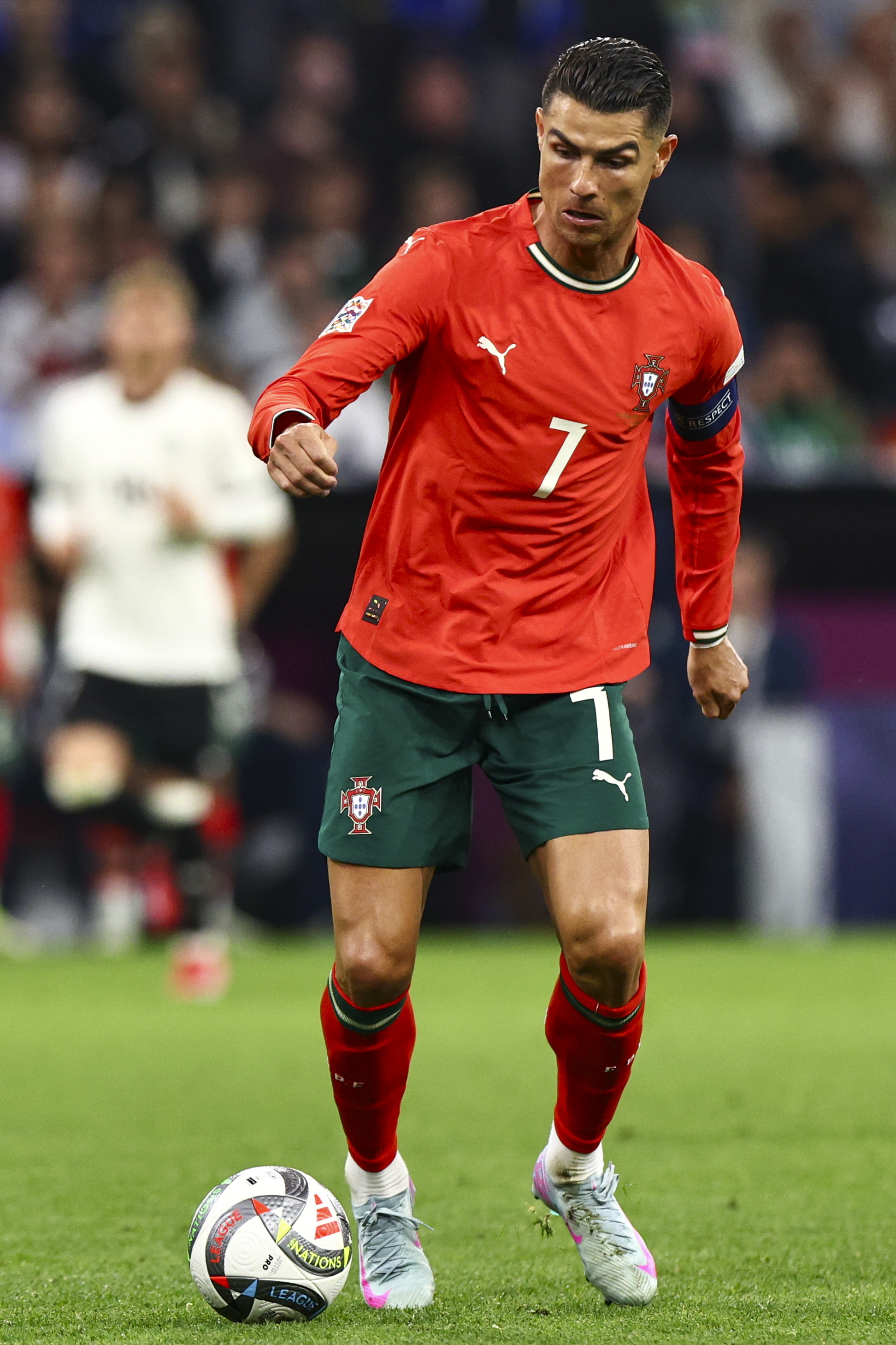 IM体育官网入口-葡萄牙队小胜荷兰，成功晋级欧冠预选赛