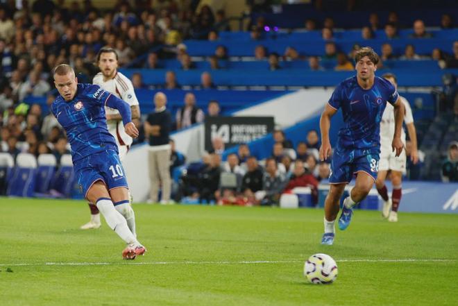 IM体育在线注册-切尔西前锋比分助攻,展现团队合作的简单介绍