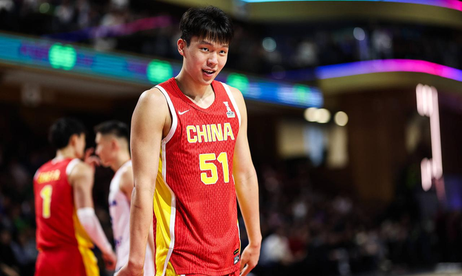 IM体育官方网站-球员助力球队逆转，篮协赛事持续升级