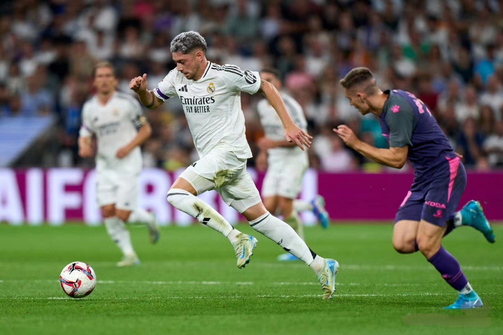 IM体育官网-皇家马德里展现超强实力，横扫对手