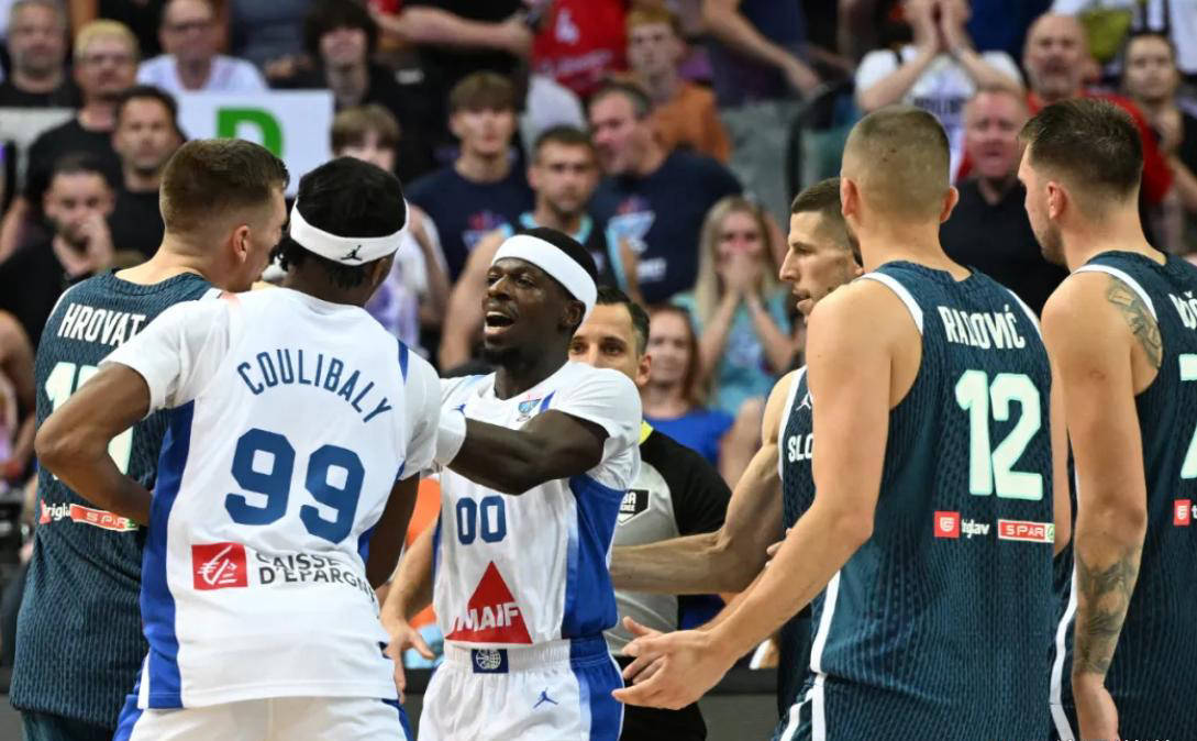 IM体育官网入口-包含斯洛文尼亚队备战气氛热烈，全力以赴的词条