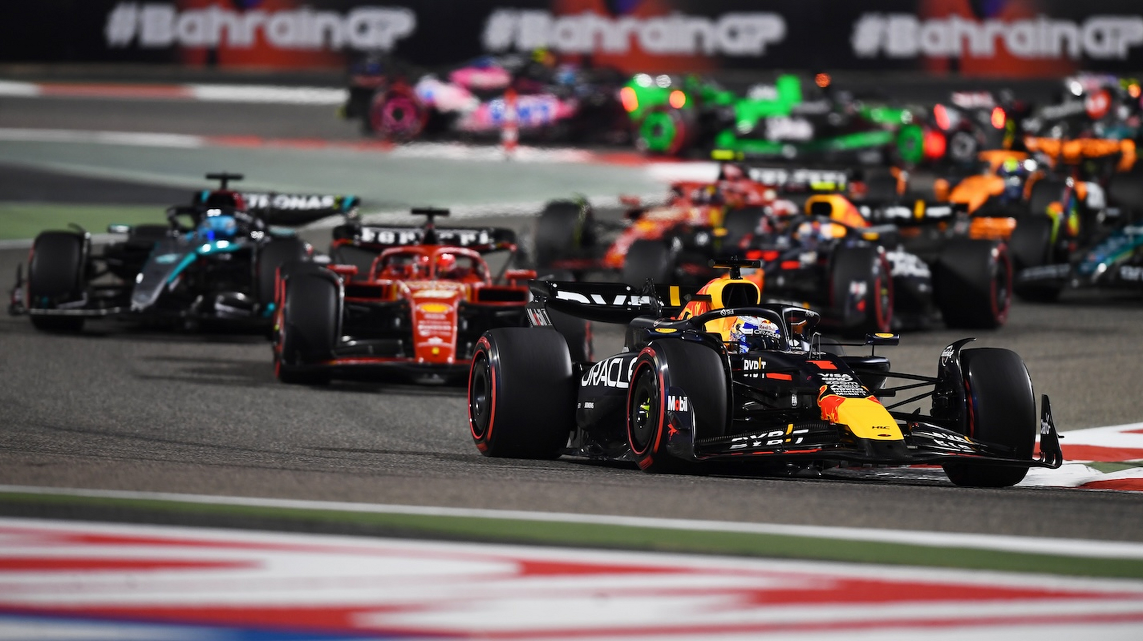 IM体育官方平台-关于迈凯伦翻盘红牛二队，佩雷兹带队取胜的信息