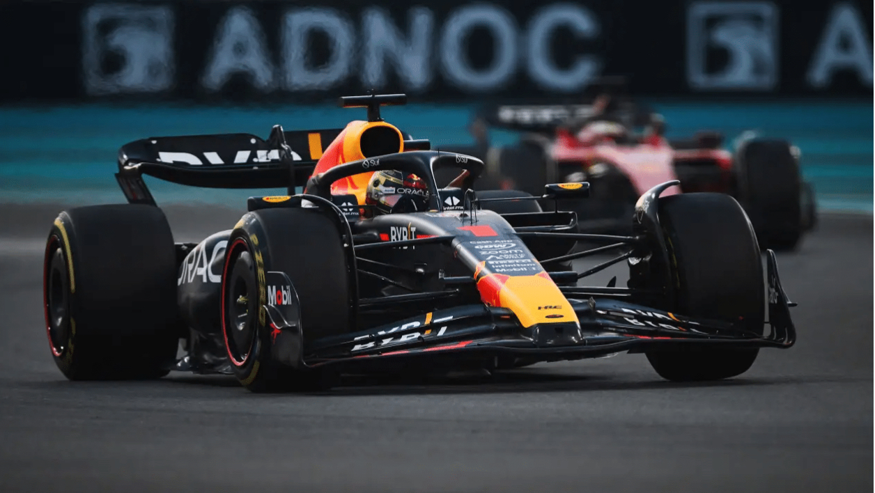 IM体育动画直播通道-红牛车队力克红牛二队，汉密尔顿关键制胜的简单介绍