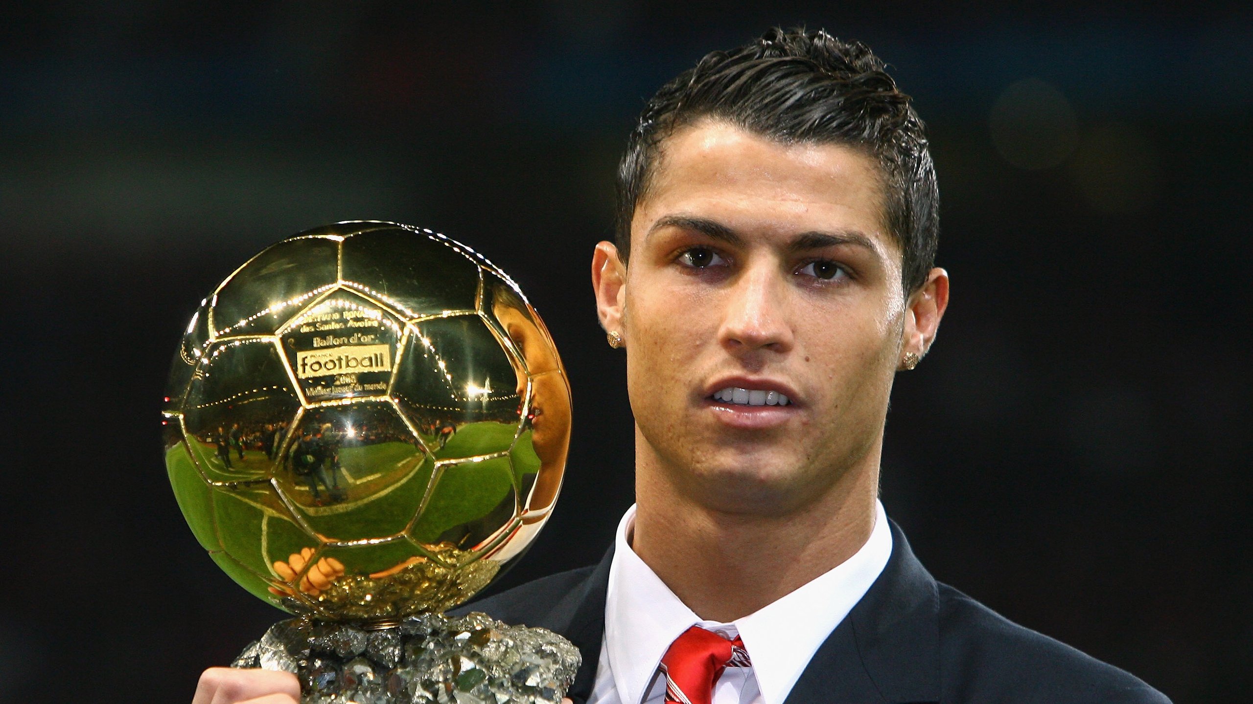 IM体育app-北非德比见证新王诞生,孔德一锤定音,展现超越胜负的巨星价值