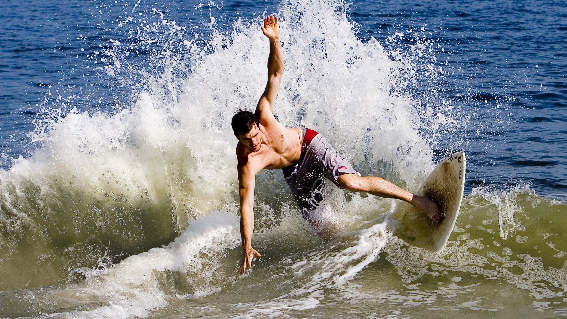 IM体育官网入口-北欧风暴与高卢雄狮,卡马文加统治级数据背后的足球新秩序